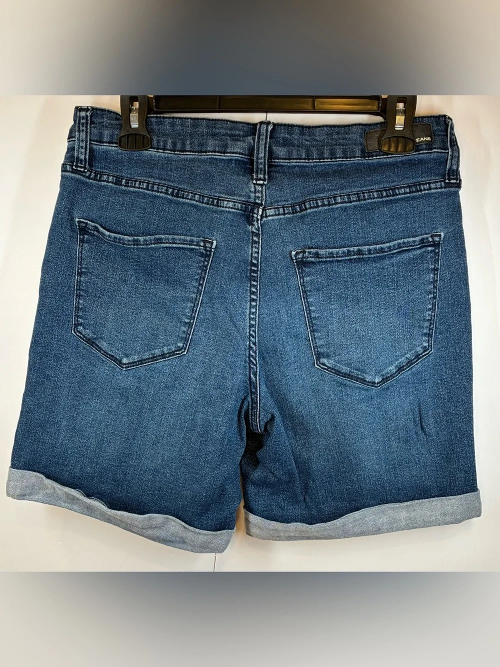 DKNY Jeans Denim Cuffed Shorts Women's Size 6 Blue Mid Rise Stretch